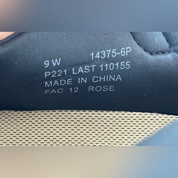 DREW Croc Leather Mary Jane Comfort Shoe Size 9W - Picture 10 of 10